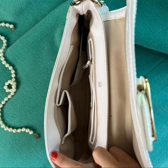 NWT Y2K White Patent Buckled Baguette Bag - Picture 5 of 11